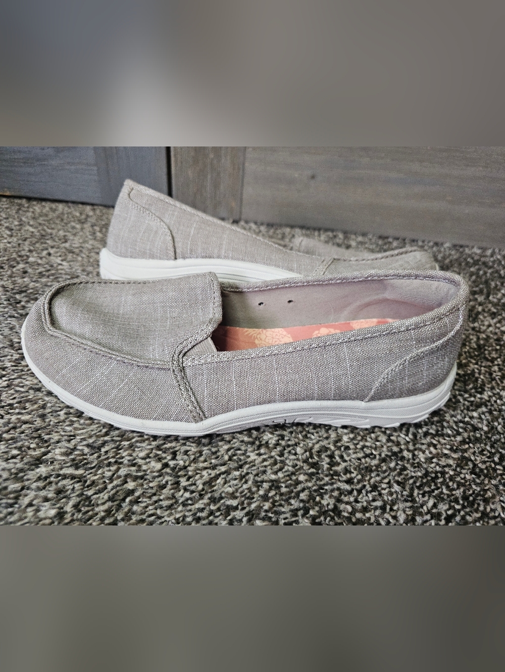 Skechers Women's Reggae Fest Slip-on loafers sz 8.5